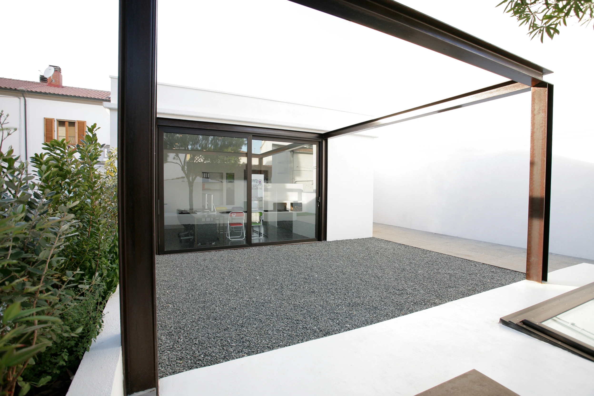 Studio / Atelier a Follonica, giardino e vetrata